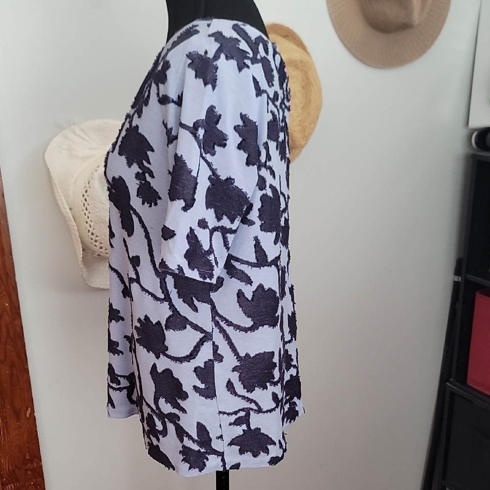 LOFT Short Sleeve Top Light Blue  Navy Floral - Picture 7 of 10